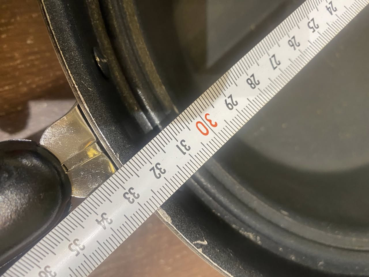 طاوة عميقه وكبيره قياس ٣٣ سم 
طلعت باغراض البالة 
ثقيله وترهم حتى للتمن
سعرها ١٢ الف


**إذا كنت صاحب هذا الإعلان وتريد حذفه لأي سبب، رجاءا أرسل رسالة إلى الدعم الفني**