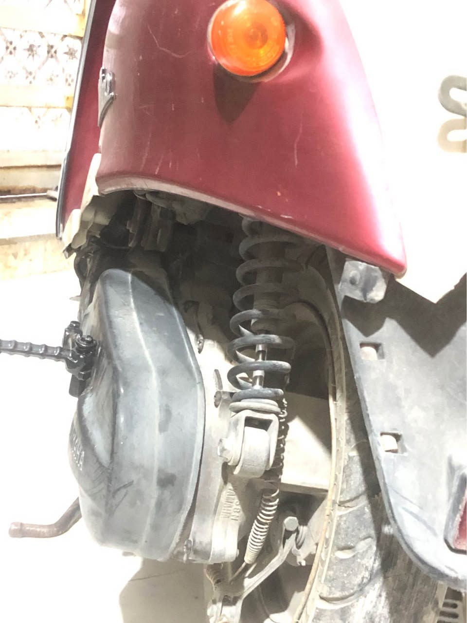 دراجه طالعه حاويه قفل اكسن استعمال شهر واحد و انتركت مكينه بلكارتون برغي ما مفتوح بيهه الدراجه كلهه بلاد عوزهه بس ترتيب لان متروكه 
السعر ٤٠٠ قفل وعلي مو سعرهه تفحصهه وتشوف بعينك 
*********** ناصرية, ذي قار
