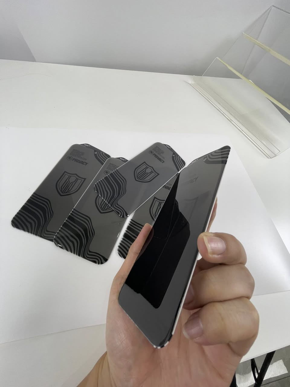 玻璃：0.5mm高铝硅玻璃原材
AB胶：高品质防静电420AB胶，28°隐私保护
钢化：4小时钢化，180度随机折叠
曲面：300°超大弧度，触感顺滑
涂层：等离子激光喷涂，耐摩擦5000次
包装：10片/盒，0.3mm 1:1底板
Glass: 0.5mm high-aluminosilicate glass material
AB Glue: High-quality anti-static 420AB glue, 28° privacy protection
Tempering: 4-hour tempering, 180-degree random folding
Curved Surface: 300° ultra-large curvature, smooth to the touch
Coating: Plasma laser spraying, resistant to 5000 abrasion cycles
Packaging: 10 pieces/box, 0.3mm 1:1 base plate


**إذا كنت صاحب هذا الإعلان وتريد حذفه لأي سبب، رجاءا أرسل رسالة إلى الدعم الفني**