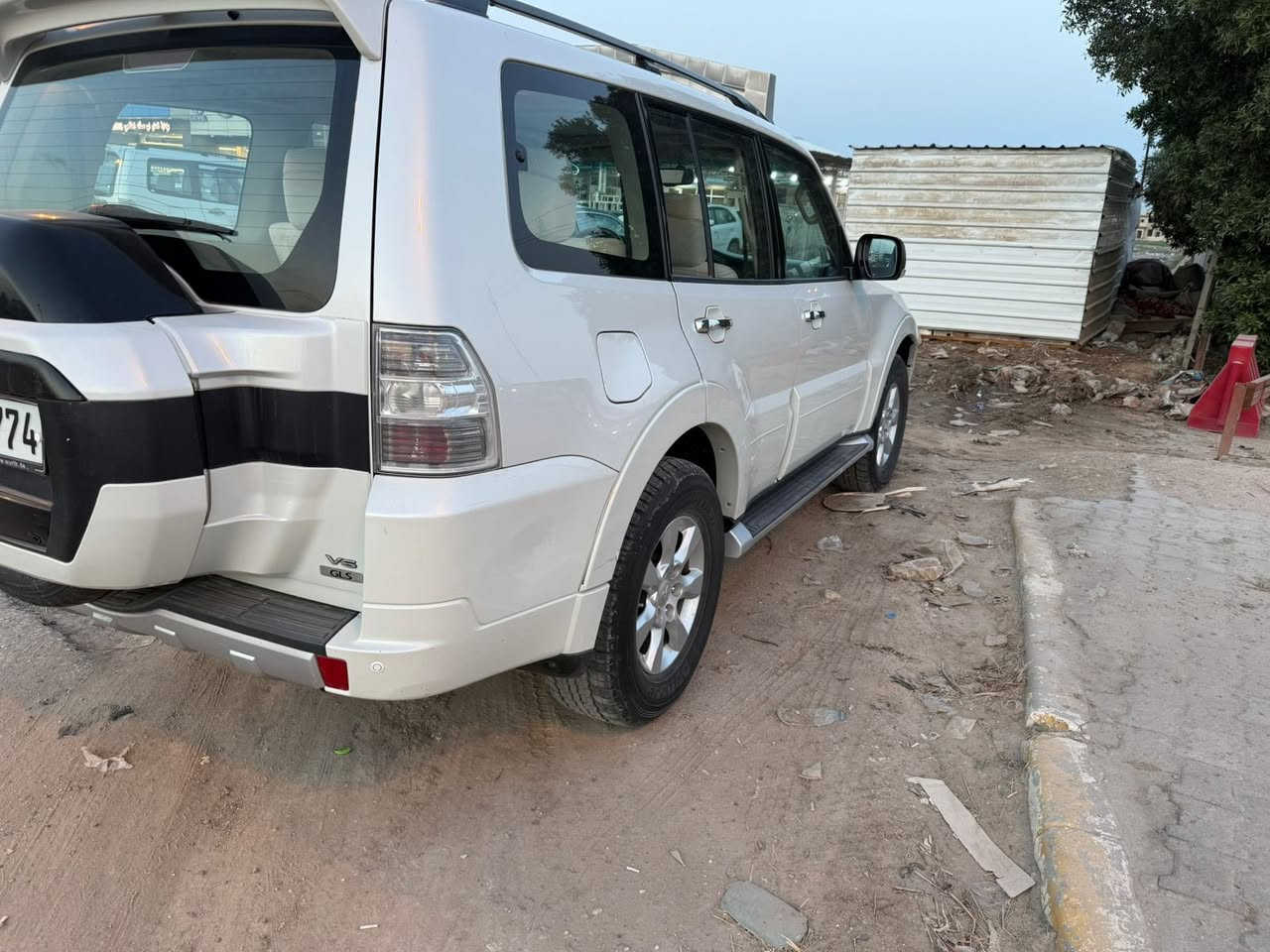 باجيرو
ماشية 170
 V6 3.5cc
2016
كفاله عامة 
رقم أربيل تريد تحويل تريد وكاله 
حبتور
مكاني بابل 
رقمي *********** للاستفسار
