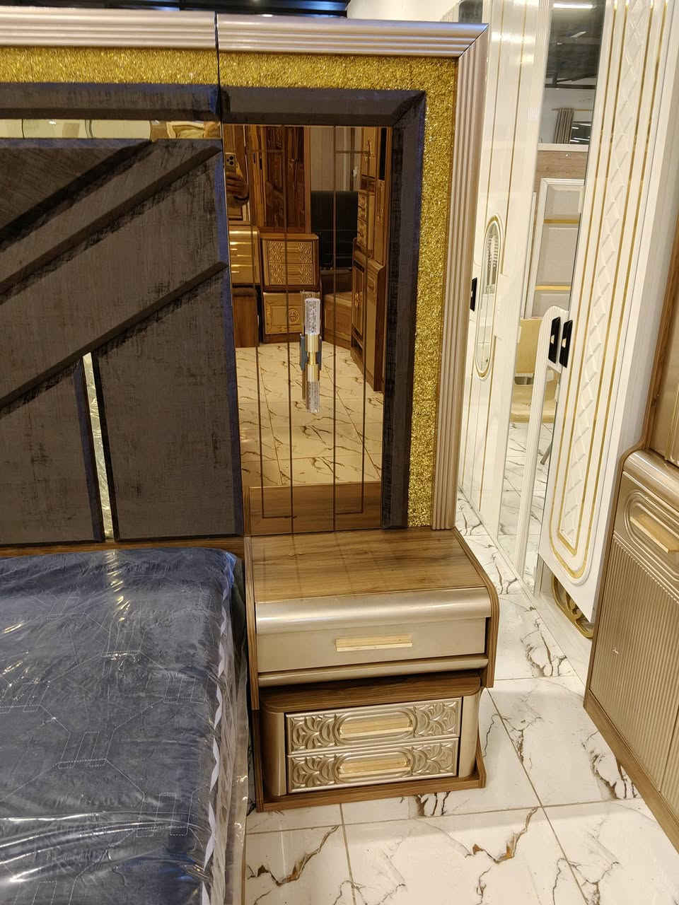 ملكي 11 قطعه خشب hdf 18 ملم مجرات شفط اناره فول جميع اجزاء الغرفه سرير مخزن شازلون مجرات دوشمه فاخره بلون مميز متوفره الان في معرض الشركه الكائن طريق رفاعي نصر مجاور جامعة اوما الاهليه للاستفسار اكثر يرجى الاتصال على الارقام التاليه 
***********
*********** واتس فايبر تلگرام 
الشد والنقل داخل محافظة ذي قار مجانا
