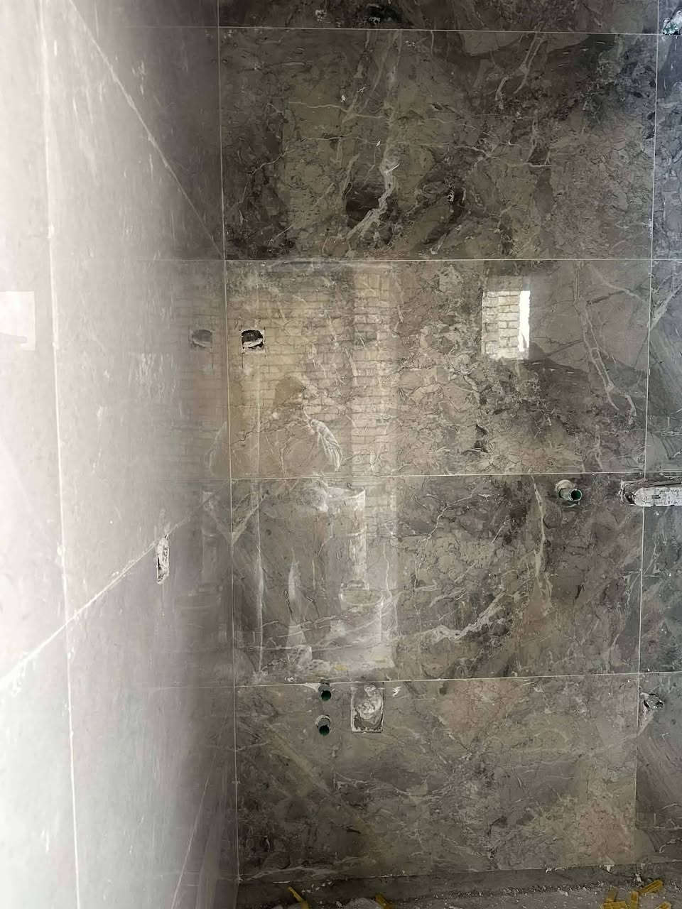 سلام عليكم خلفه سرميك مصري درجة اول جميع انواع السرميك مرمر وكاشي رقم واتس ***********
