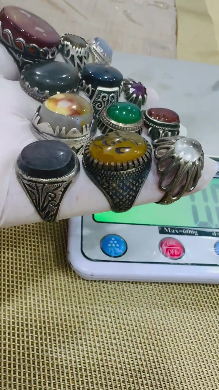 السعر
محابس حلوه و فضه عاليه 
يفيدن الناس لتريد تسترزق بيهم
شغل مرتب وثقيل
واعندي هواي قطع خير من الله
هسه هاي المجموعه السعر الكلي 
٦٧٥ الف
تواصل واتساب او اتصال
الله يرزق الجميع


**إذا كنت صاحب هذا الإعلان وتريد حذفه لأي سبب، رجاءا أرسل رسالة إلى الدعم الفني**