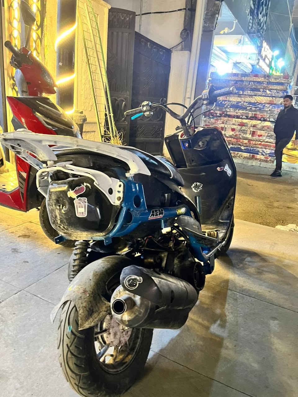 السلام وعليكم ماكس عدله مال لعب دراجه خير وبركه بعدك لازم السلف تشتغل  +قبق هندر موجود  بس اني شايله  
بيع او مراوس حسب القناعه السعر500 وبيه مجال
دبل رياضي +وياله تخم


**إذا كنت صاحب هذا الإعلان وتريد حذفه لأي سبب، رجاءا أرسل رسالة إلى الدعم الفني**