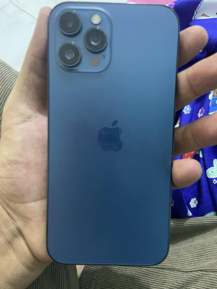 12 برو ماكس بطارية 80 ذاكرة 512 جهاز مكفول ممبدل بي شي بس وكع ب مي وفيس إيدي طفه اعتقد يصلح و شوي كامرات بيها اثر رطوبه بس كله شغال وكامل مكمل مماثر ب شي للبيع أو مراوس سعر 350 بي مجال بسيط مكان بغداد أو ديالى 
*********** واتس فقط
