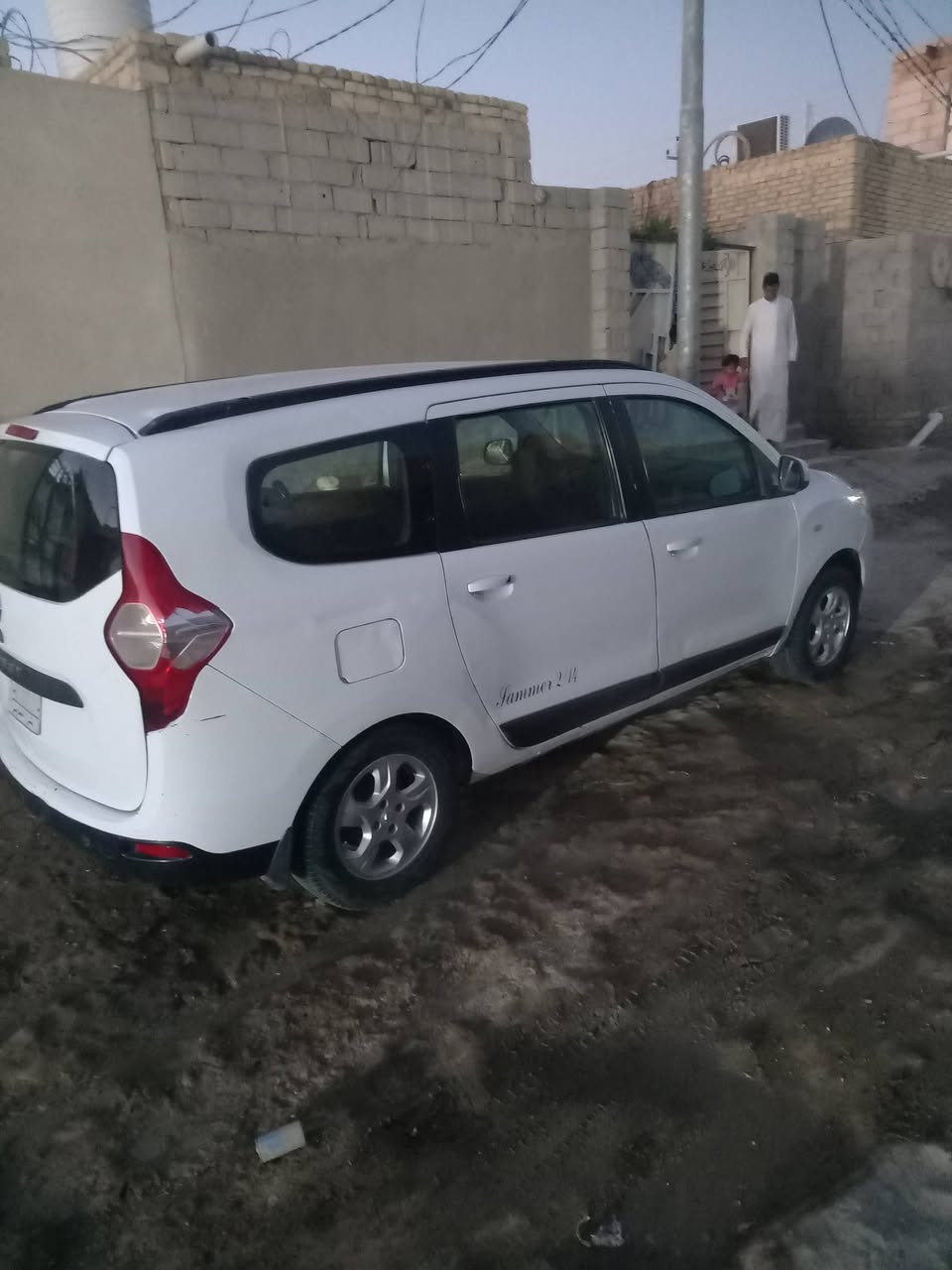 رينو لوجي ٧راكب موديل ١٤ رقم مثنى خصوصي مكينه وكير جديد سنويه ٢٧.  رقم الهاتف ***********
