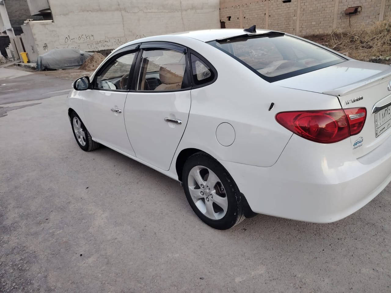 السلام عليكم ورحمه الله
النترا موديل ١١ رقم ديالى 
السيارة بدون حادث فقط صبغ قطعتين اثر شخوط
مكينة ٢٠٠٠ مكفوله هي والكير 
تخم تاير صدر جديد 
صدر جديد 
المكان ديالى/بعقوبة 
السعر ١١٥ وبيه مجال
تلفون/***********
