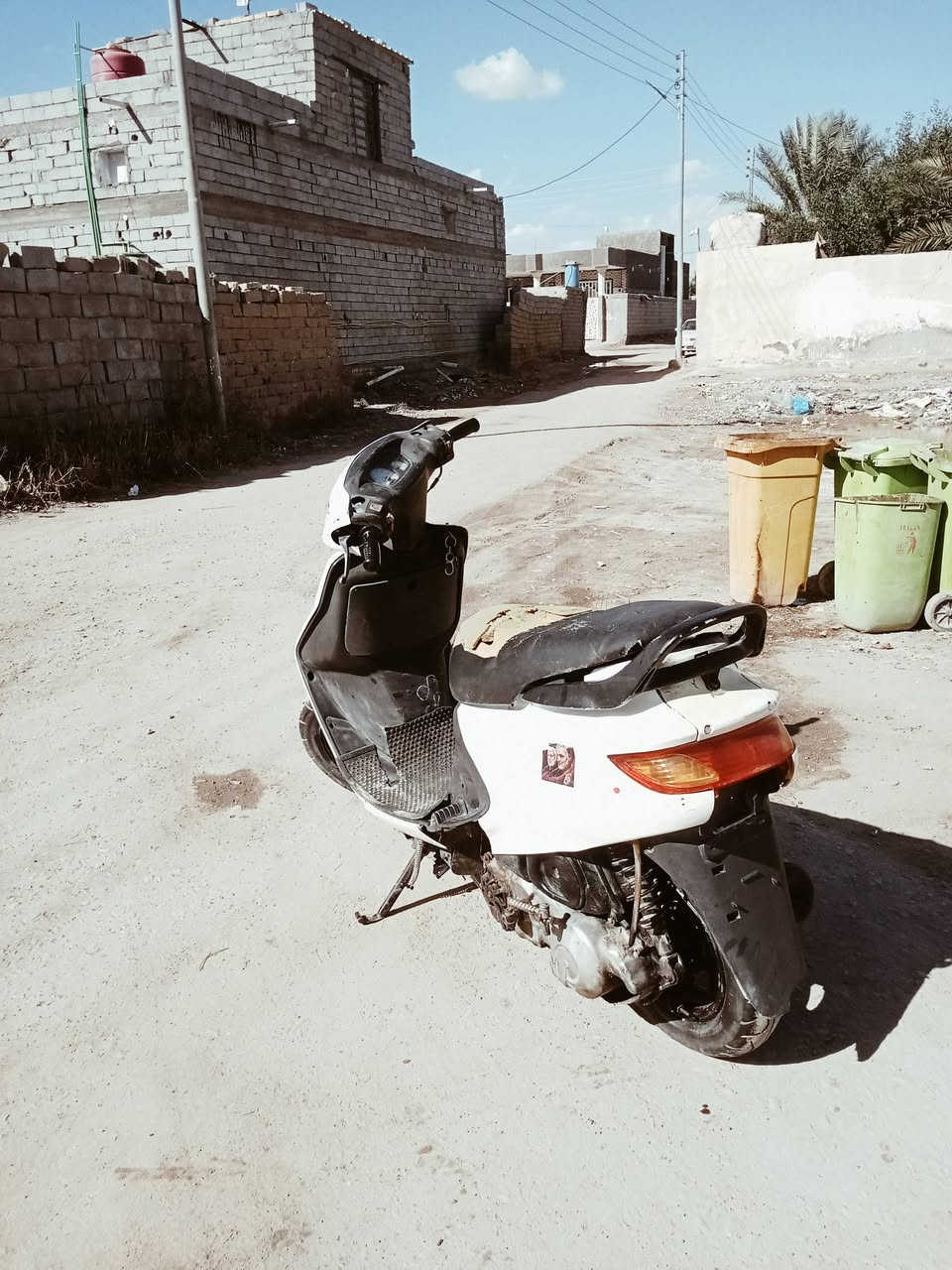 سلام عليكم دراجه للبيع السعر 250وبيه مجال حك الجيه دراجه كهرباياته شغاله قفل جنطه سلف شغال بس عوزه واير المكينه اقبل اسبوع امجفته المكان البصره قضاء القرنه ***********
