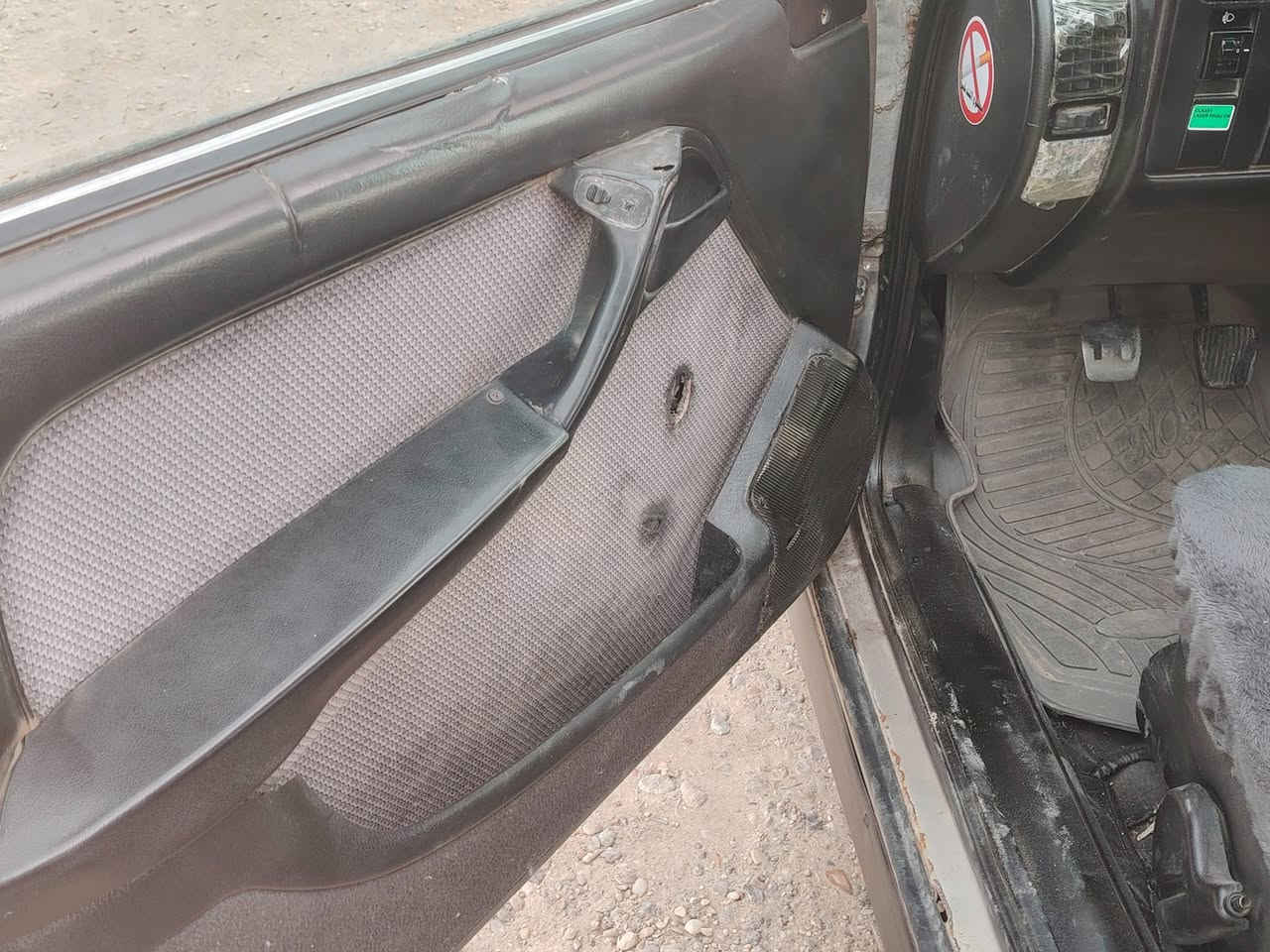 السلام عليكم
للبيع اوبل اوميكا محرك ٢٠٠٠ بلادي
كير محرك صدر خير من الله
كهربائيات كلها شغاله لايت زنون
السياره بدون صبغ بيها جراد
وبيها خويسات بسيطه
سنويه لل ٢٧
السعر ٢٨ وبيها مجال بسيط
***********
مكان السياره الرمادي
