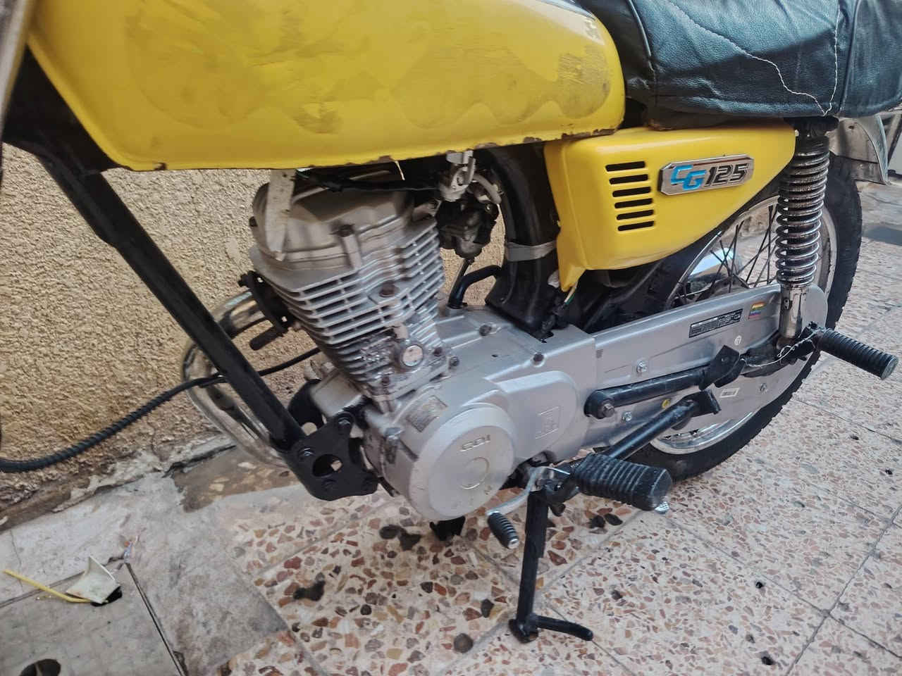 دراجه ايراني أدوات السعر 350
مكان البصرة الحيانية هاتف ***********
