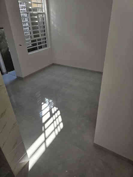 السلام عليكم بيت طابو زراعي سند ٢٥ شارع عباس مطلب الشباني مساحه ١٥٠متر يحتوي ع غرفتين وصاله وستقبال ومطبخ وصحيات داخليه وخارجيه وساحه وحديقه 
البناء طابوك والسقف كونكريت صب الدرج والرباط يبعد ١٠٠متر عن التبليط شارع سبيس نضيف السعر ٥٠ وبي مجال
***********
