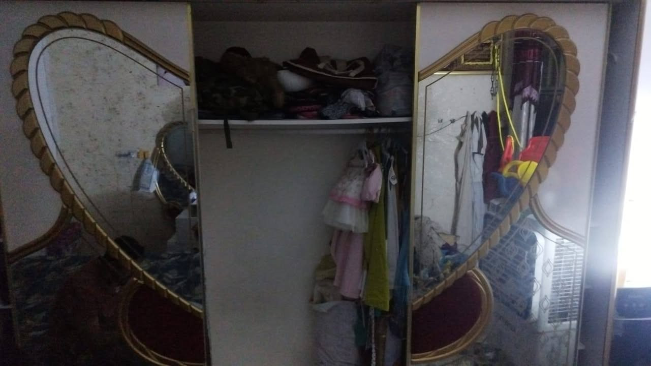 غرفه تركيه سعر 500 الف وبيها مجال بسيط بغداد مدينه الصدر رقم الهاتف ***********
