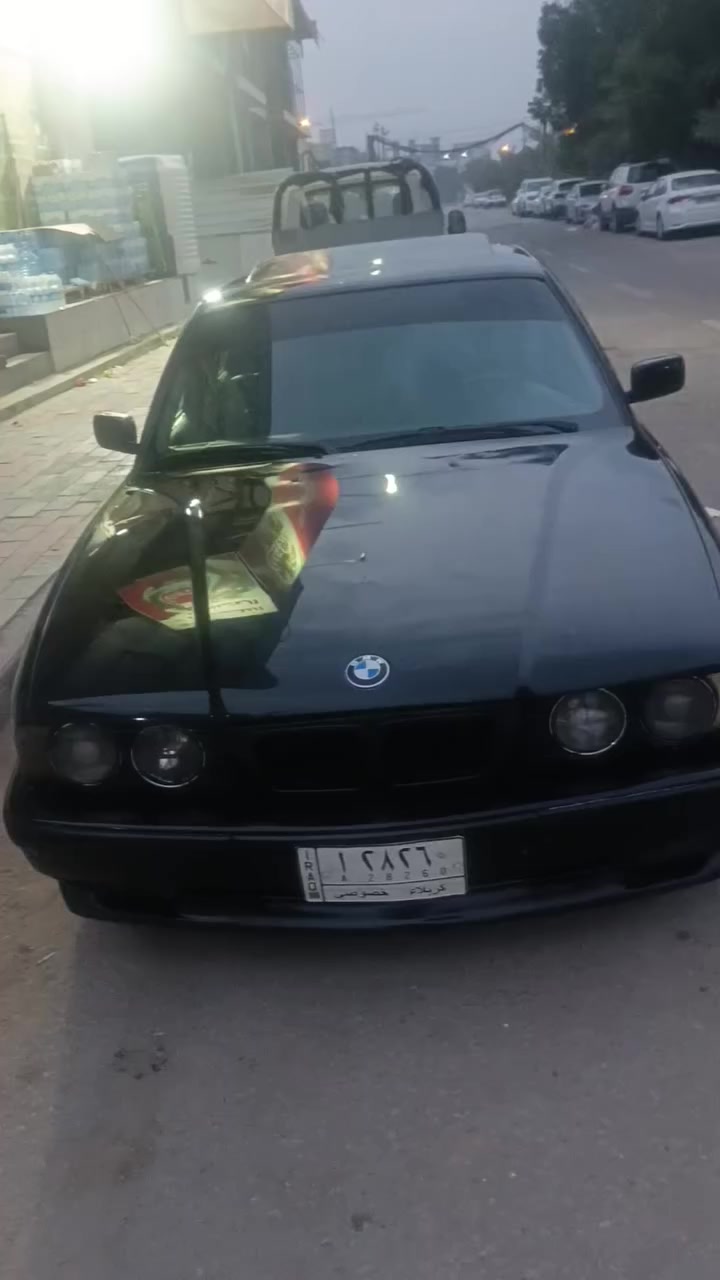 BWM 540v8
موديل 91
رقم كربلاء مشروع وطني 
لون أسود 
تنتة سلايت 
كت كامل ام 
ويل M
سبايدر M
 دعاميات M
بنيد عريض وبجم عريض
السيارة عليها كزوز رياضي اكامل 
غرفة كارتر جلد كشنات كهربائي 
برد بلادية 
سيارة عليها ادامة بلكات نوزلات وفيتبم 
كير تمساح اوتماتيك 
سيارة نضيفة ومتعوب عليها 
مكفولة محرك وكير 
كهربائيات كلها شغلاة 
السيارة مصروف عليها هواي
لاستفسار ***********
