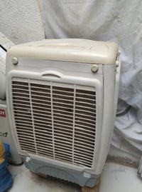 مغسلة زاوية • مبردة شغالة • سخان جديد