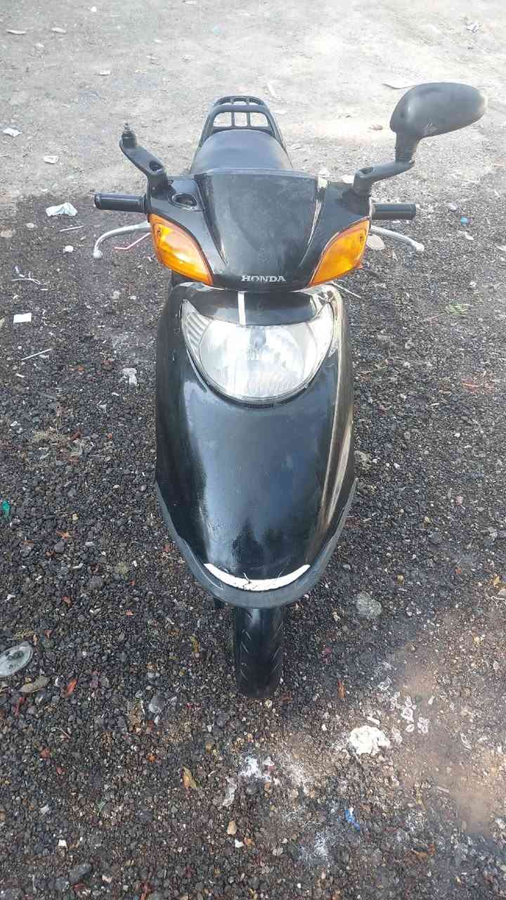 سلام عليكم دراجه سبيسي ياباني للبيع كلشي شغال بيه  نضافه خرسه الدراجه العنوان بغداد الغزاليه سعر ٤٠٠ بيه مجال بسيط ***********
