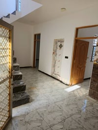 100 متر مربع للبيع يحتوي على غرفتين نوم وصاله واستقبال ومطبخ حار وبارد...