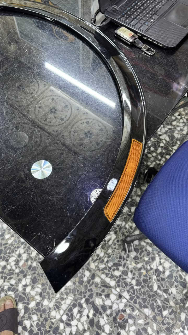 ‏سلام عليكم للبيع اطار جاملغ سبورتج 2024 أصلي جهة اليمنه سعر 100 دولار هـ ***********
