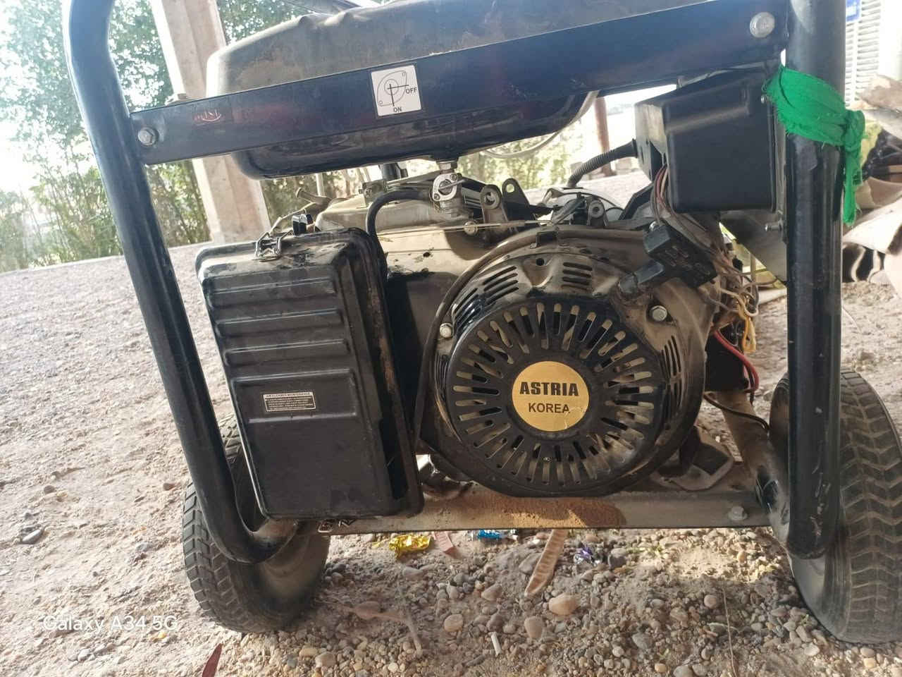 للبيع مولد بانزين 25 امبير ضمان شهر استخدام قليل شغال ع الفحص 450 بي مجال 
فلوجه السجر ***********
