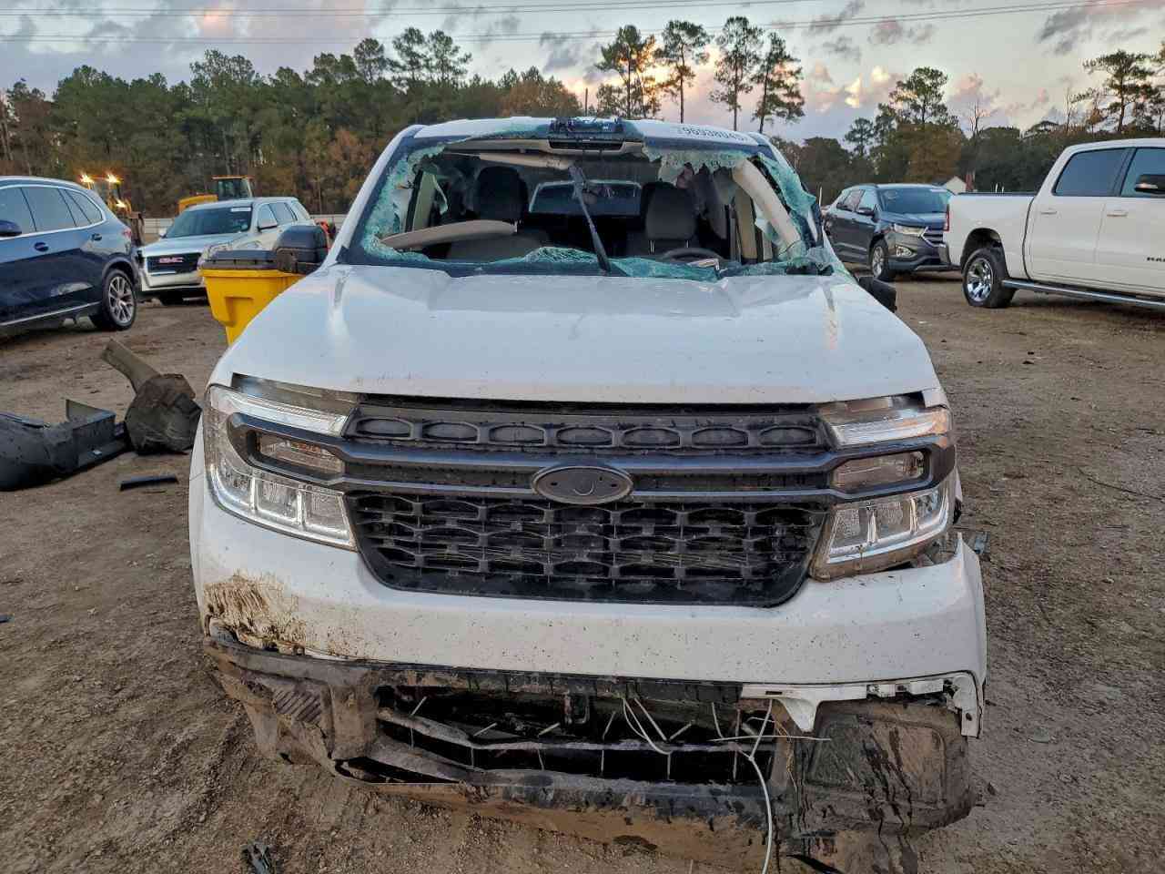 مافريك هايبرد XLT ٢٠٢٤ للبيع
سيارة بدون صبغ بدون دواخل ارباك بس تكمة 
 سيارة بجم و خلفي كبس
بارحة اشتريتة
نقل امريكا لل امارات ١٧ ورقة
سعرها 112 مجال
***********
***********
