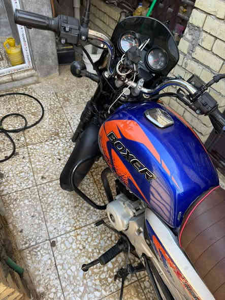 السلام عليكم . بوكسر مديل 2023 مرقمه رقم بغداد 
مكفوله تحويل ثاني يوم سعرها مليونين و 400 بيها مجال
مكاني زعفرانيه وهذا رقمي .***********
