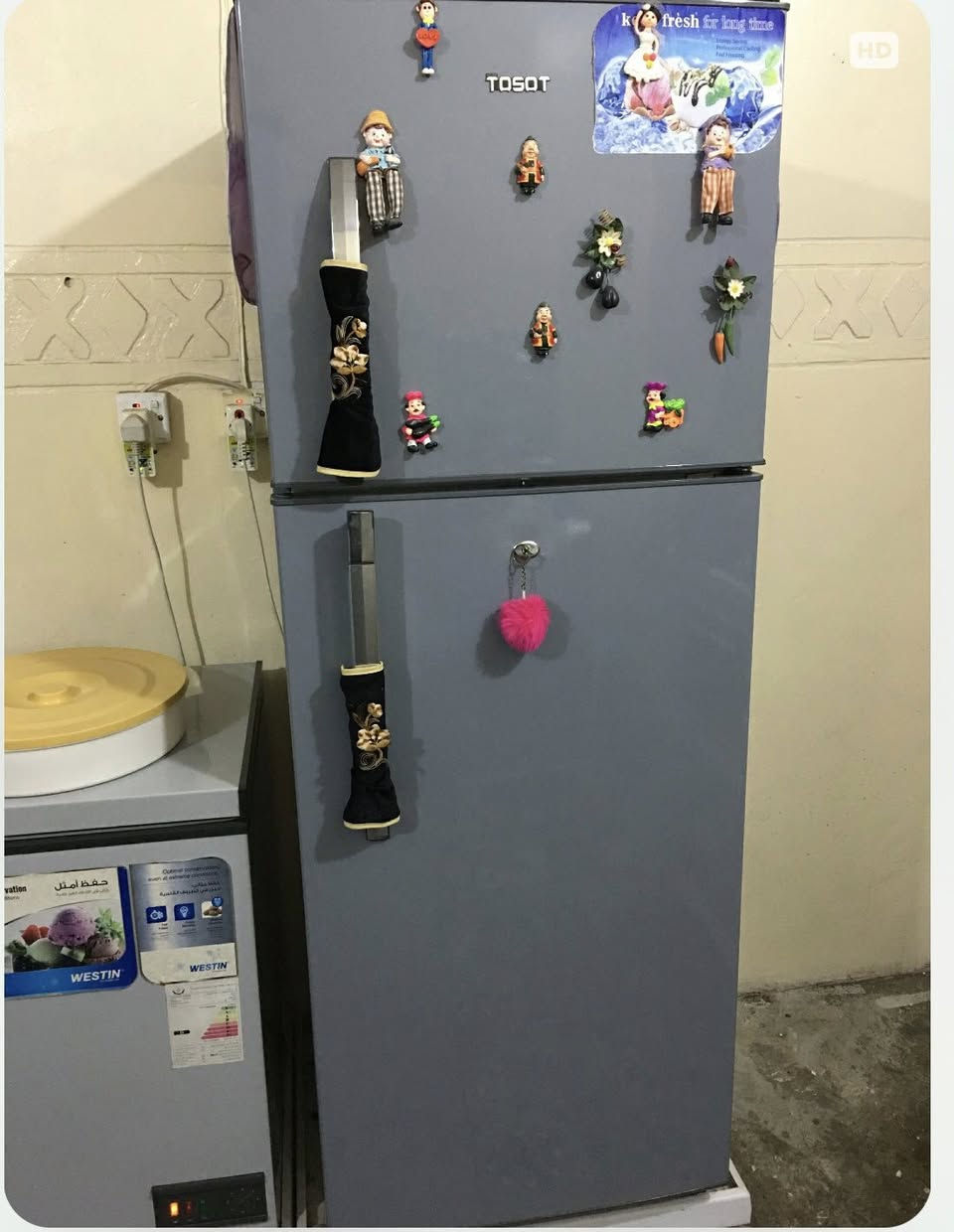 من رخصت الادمن
ثلاجه توسوت جديدة ماصار هواي مشتريها
سعرها 400 وبيها مجال قليل للشراي
اتصل ***********
