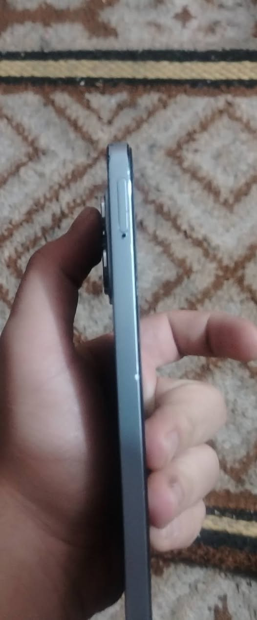 السلام عليكم عندي جهاز هونرx8b للبيع نضيف بدون ملحقات ذاكره 512 ويريد يراسلني على هذا رقم***********
