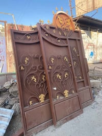 باب حوش • قوي • نضيف