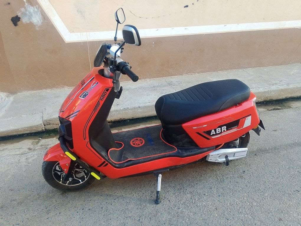 للبيع نوعيه ABr 680
فول نظافه شرط تفحصو وتاخذو كامل من كلشي 
بطاريات من كلشي 
سعر 800وبي مجال بسيط 
***********
