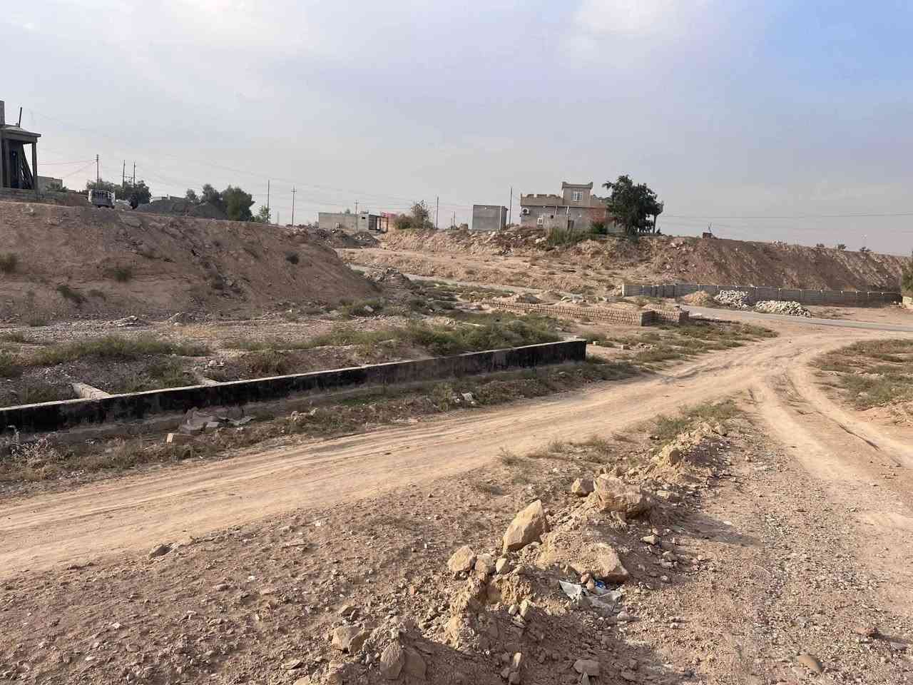 إعـلان
قطعة أرض للبيع
المساحه 600 متر مشيد عليها تكعيبات 2 خريطه سليماني 
المكان بعاجه مقابل قاعة الطعمه . خدامت كامل ماء كهرباء تبليط.السعر 18مليون ***********//***********
