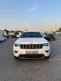 للبيع جيب شيروكي موديل 2017 نص موصفات بصمه كشنات جلد وكهرباء تحكم إستي...