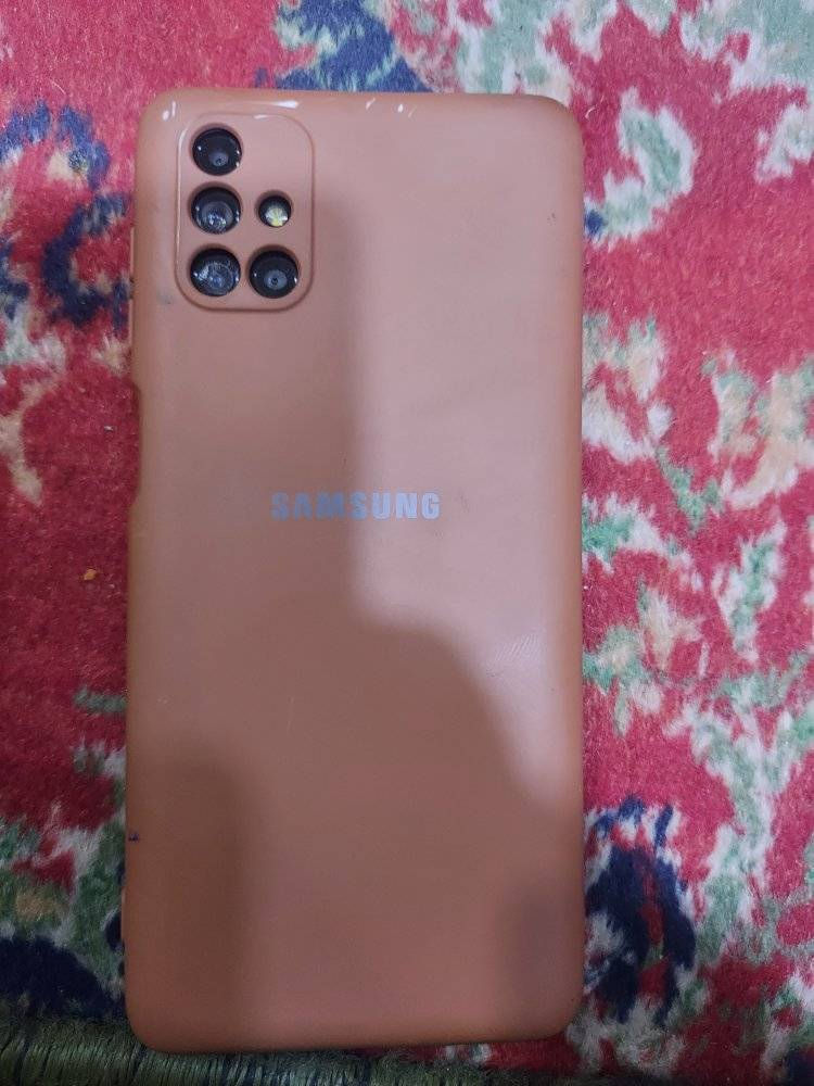 علق تم ويصلك السعر على الخاص
📱 للبيع موبايلين سامسونگ بحالة جيده
🔹 Samsung Galaxy M51
شاشة سوبر أموليد + بصمه
ذاكرة 128
معالج قوي للالعاب سناب دراكون 720
بطارية قوية جداً 7000mAh 
كاميرا خلفية رباعية 64MP
كاميرا أمامية 32MP
🔹 Samsung Galaxy A30
شاشة سوبر أموليد
معالج متوسط للاستخدام اليومي
ذاكره 64
بطارية 4000mAh
بصمة + فتح بالوجه
✅ الموبايلين شغالين 100% وما بيهم مشاكل
✅ استخدام نظيف
💰 السعر مناسب 
📩 للتواصل على الخاص


**إذا كنت صاحب هذا الإعلان وتريد حذفه لأي سبب، رجاءا أرسل رسالة إلى الدعم الفني**