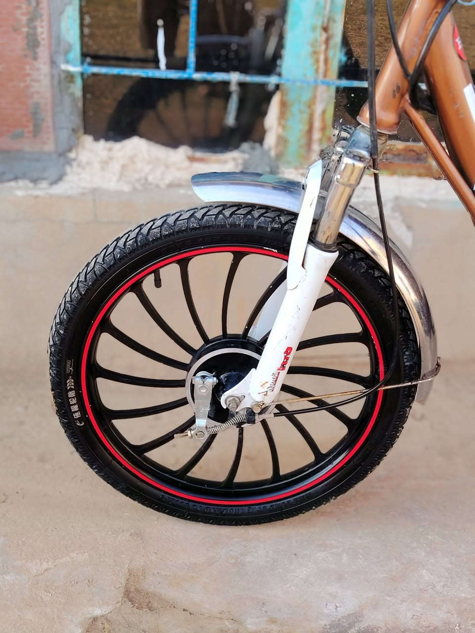 بايسكل شحن نوع هايس للبيع بطاريات جدد مشدودات بعد ماماشي بيهن جوابه جدد نضيف وسعر مناسب  
***********
***********
