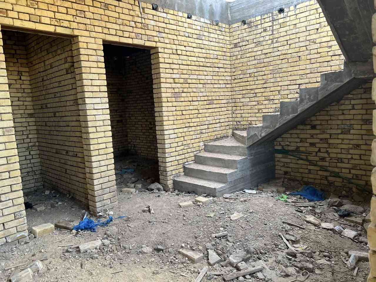 دار هيكل في حي الكرامة قرب المدارس الصينية يبعد عن الشارع العام 10 متر عن التبليط المساحة 100 متر ركن وجهين السعر 82 مع المجال 
للاستفسار الاتصال على الرقم 
***********
