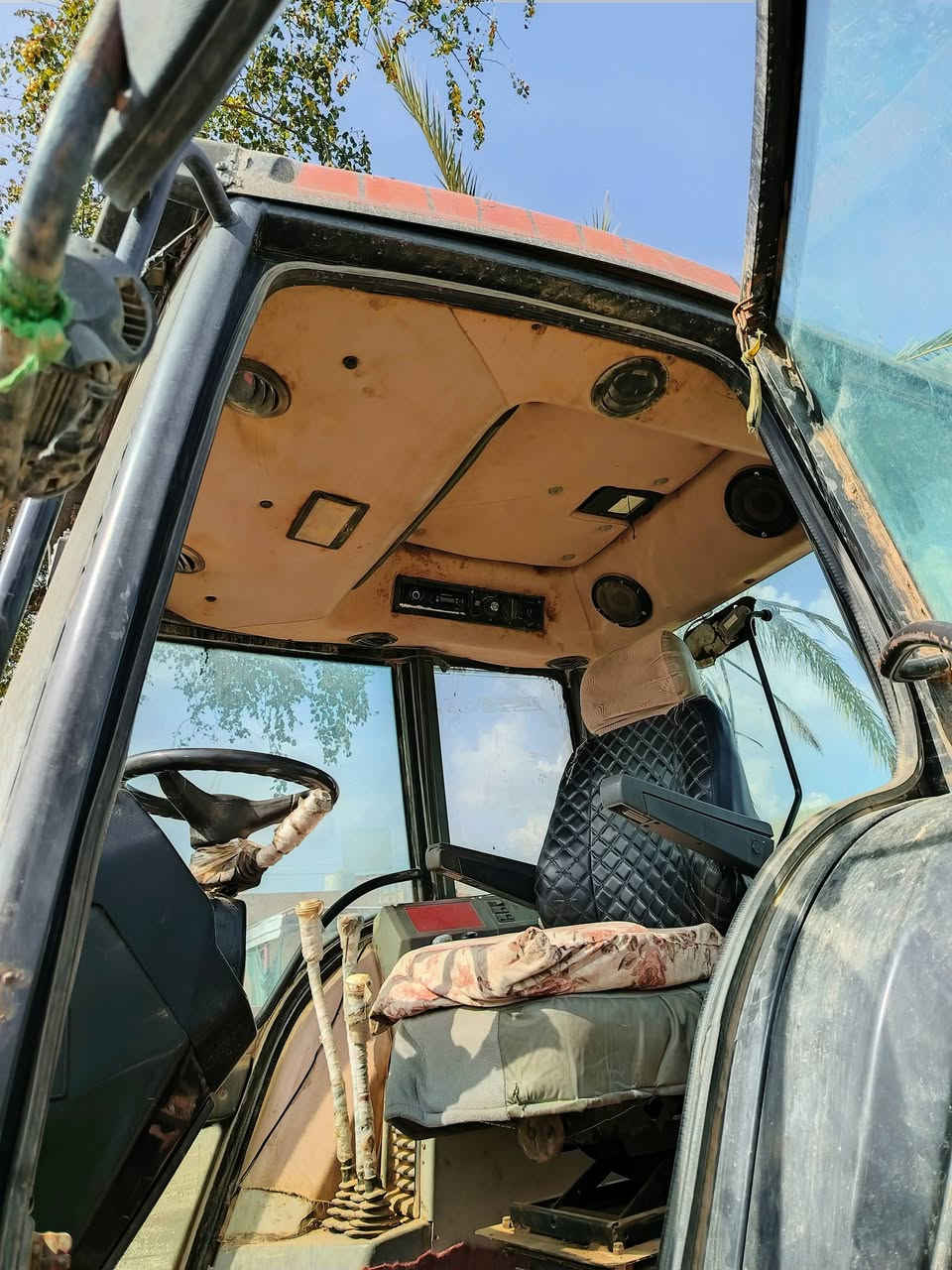 سلام عليكم فالميت موديل 2006أوروبي حجم 140تبريد شقال كهربيّات كله شقاله السعر اتصل ع رقم ***********
