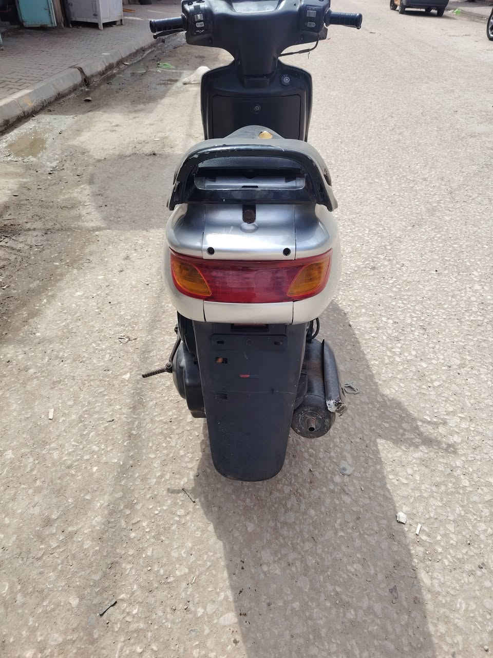 فراشه للبيع السعر ٣٥٠ وبيه مجال  العنوان الحمزه الشرقي *********** اتصل ودتلل
