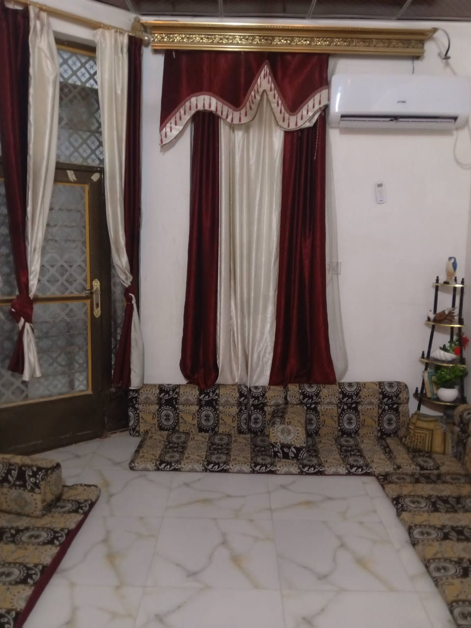 بيت 100طابق ونص للبيع بحي الغدير قرب جامع الحسن مجتبى ***********

