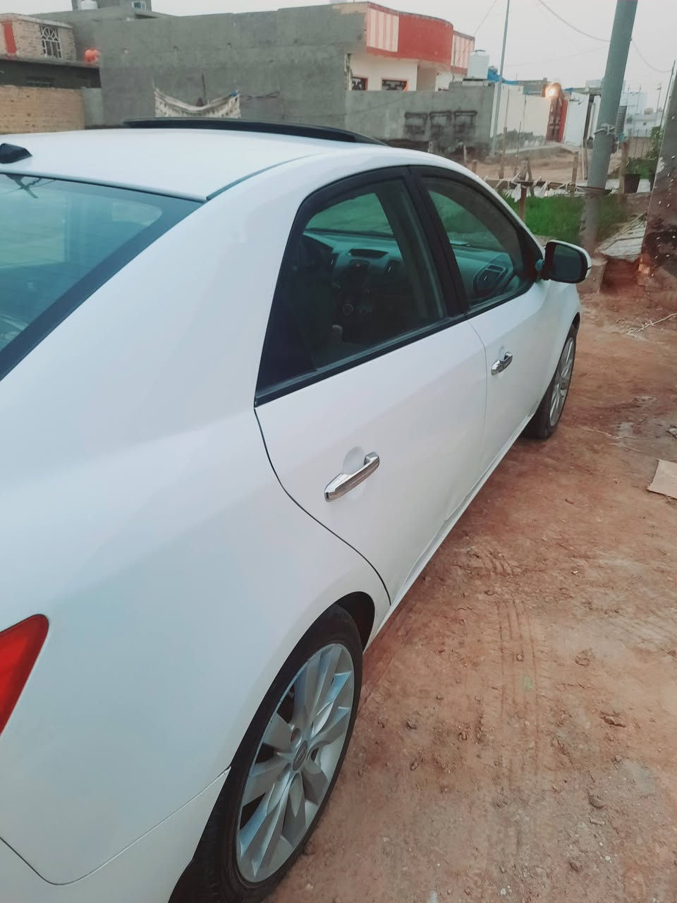 السلام عليكم  سياره سيراتو 2013 مكفوله كفاله عامه رقم اربيل فول مواصفات سياره جديده احلى من الصور سياره ما متعوبه السعر 108 ةبيه مجال بسيط وللاستفسار الاتصال على الرقم التالي *********** واتساب  مكان
النجف الاشرف ناحية الحيره
