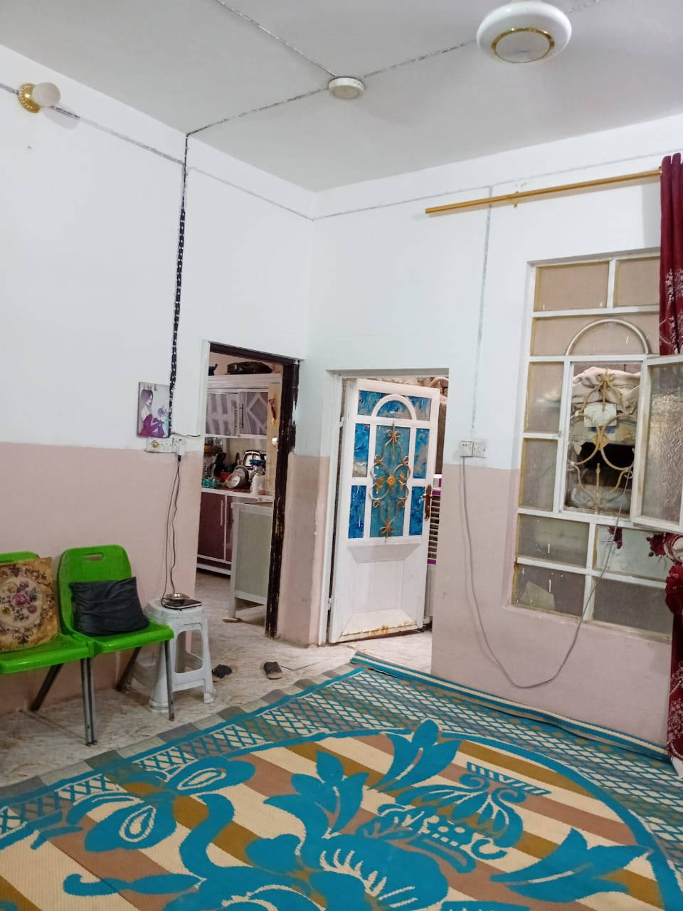 بيت ل البيع بشارع المطار قرب جامع الذهب تفاصيل ***********
