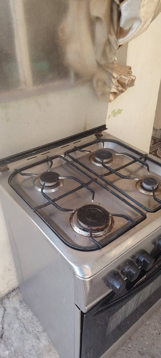 طباخ للبيع مستعمل
اربع عيون وحده منهم عاطلا 
والفرن الداخلي شيش مال غاز مكسور التصليح غير مكلف 
السعر 50 وبي مجال 

مكان موصل حي القدس 

رقم الهاتف 

***********
