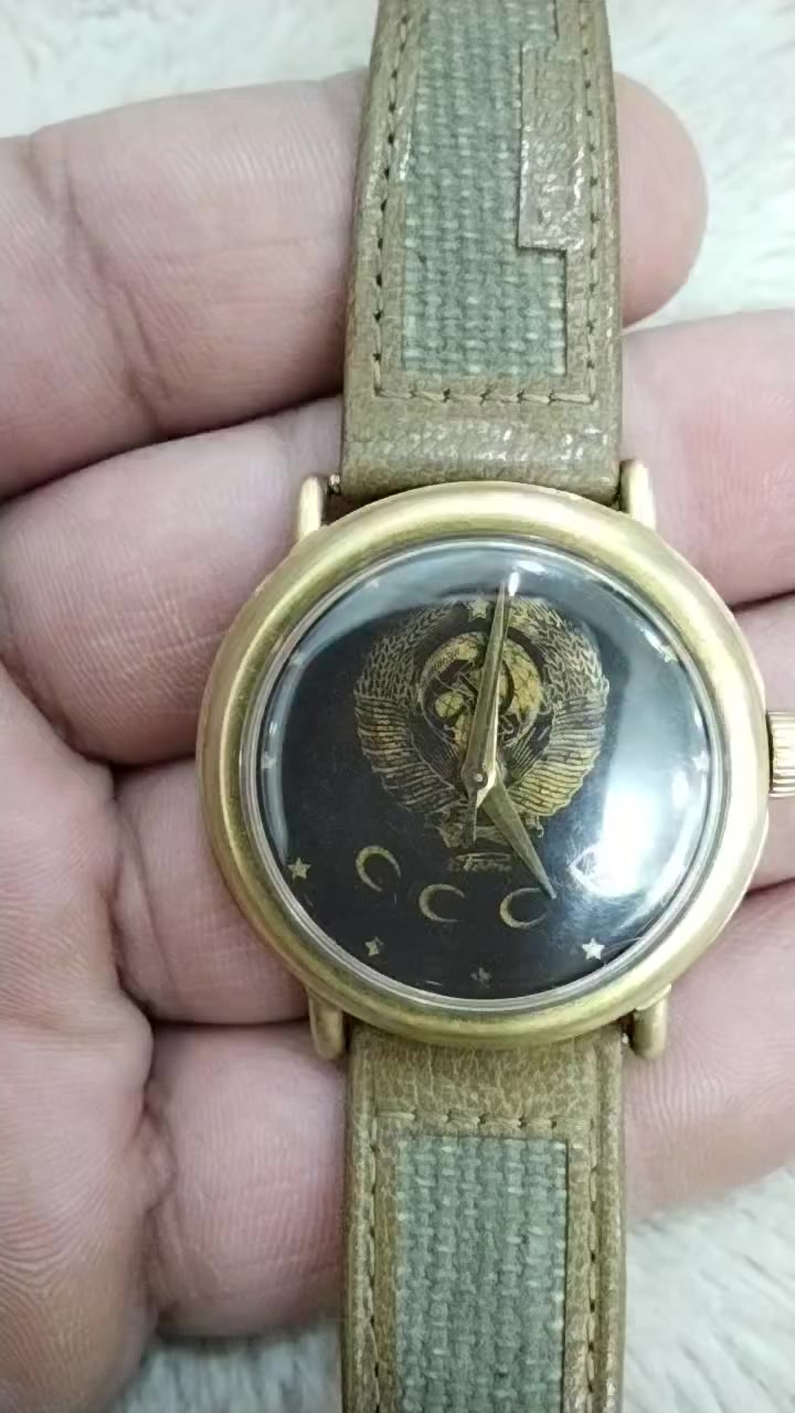 اخوان هذه الساعه روسي كقطعه تذكاريه قديمه تحمل شعار الاتحاد السوفيتي( CCCP) من ماركه راكيتا نصب تكويك


**إذا كنت صاحب هذا الإعلان وتريد حذفه لأي سبب، رجاءا أرسل رسالة إلى الدعم الفني**