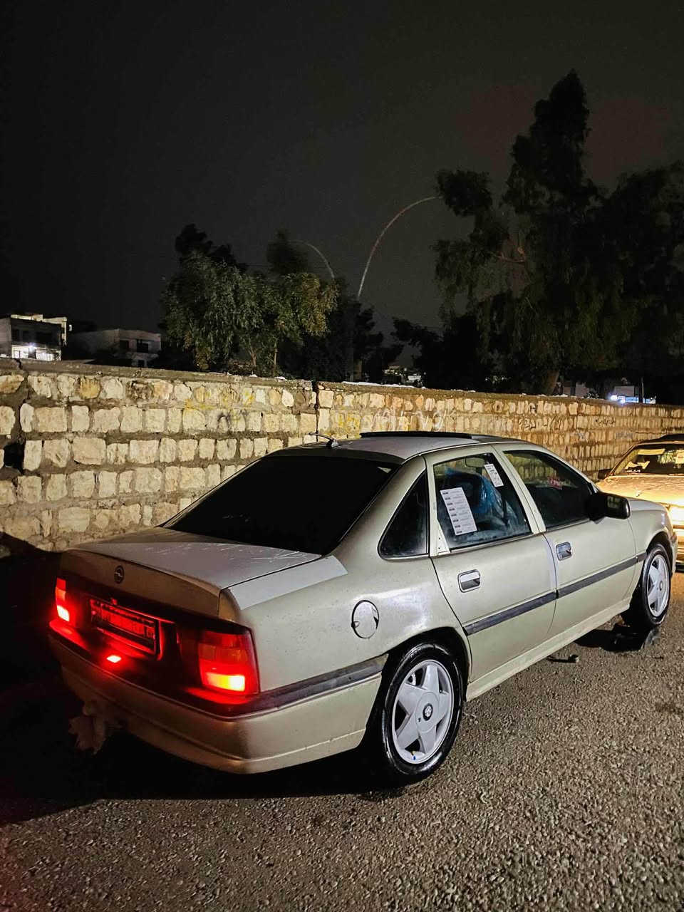 ما شالا له ما ليي هه موو لا يه ك 
ئؤپل ڤيكترا موديل 1990هه موو قه لبيي كراوه به نه وه توو سي سه ياره كه به س ما شه لايي ده ويتن هه موو گيانيي به شه رت توندو تؤلي گه رمي كا ره بايي هه موو گياني به شه رت پينج كه پ بيلاده ئارم پلاستيك سليمانيه هه موو گياني به شه رت شوين كويه *********** كويسينجاك, أربيل
