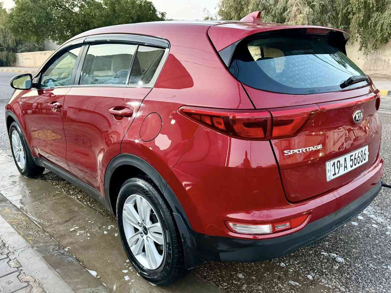 كيا سبورتج 2017وارد امريكي رقم كربلاء انگليزي حادث بيبان جهه الصدر مبدلات نفس اللون بدون صبغ بدون ايرباك بدون دواخل  ماشية 100 محرك 2400 تحكمات ويل كب تبريد خلفي بلاجكتور لدات نظيفة وكامله مابيه كل نقص مكان السيارة كربلاء *********** رقم الشاصي صورة بالمنشور اذا تحب تطلع صور الحادث ماعندي
