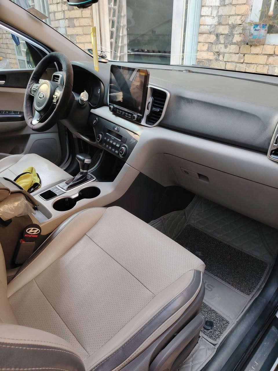 سلام عليكم
كيا سبورتج خليجي
فول مواصفات 
سنويه مجدده 
موديل 2017

السيارة مكفولة كفاله عامه عدا صبغ اقل من شبر يم سكن

مكينة 2000 دوش

بونراما بالكامل 

بصمةتشغيل

بصمة عدد 2

وبصمة ابواب

ترحيب عند الاقتراب

ماشيه ١١٢ الف حقيقي

مري شفط

لد نهاري  + بك لايت LED

لايت ضباب

صندوق كهرباء 

كشنات جلد ومخمل 

تحكم ستيرن فول مع تحكم بلوتوث

قطعتين تبريد امامي وخلفي

سايد بريك قدم

لايت اوتو

ويل كروم

حساس خلفي

نضام منحدرات

كامره دواره

شاشة اعطال

بعد بيها هواي موصفات

السياره معروضه 185

رقم بغداد

مكاني واسط مركز المدينه الاستفسار ***********
