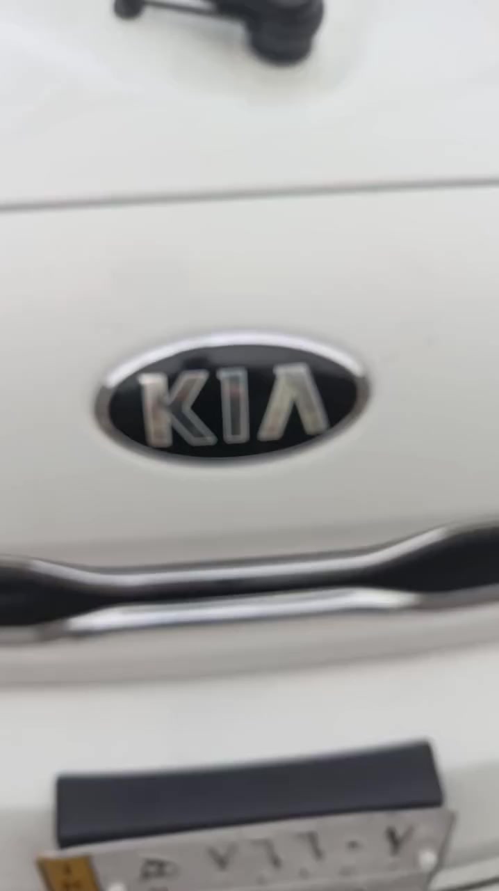 سلام عليكم 
كيه فحل مديل
2017
حجم 4000
مفتوح مو مسكر 
سياره: مكفول كفال
 تخم تاير
سياره: بسمي تحويل 
مكاني: بغداد المشتل 
السعر:130او بيه مجال 
رقم :***********
ما متوجد فيس  نتصل
