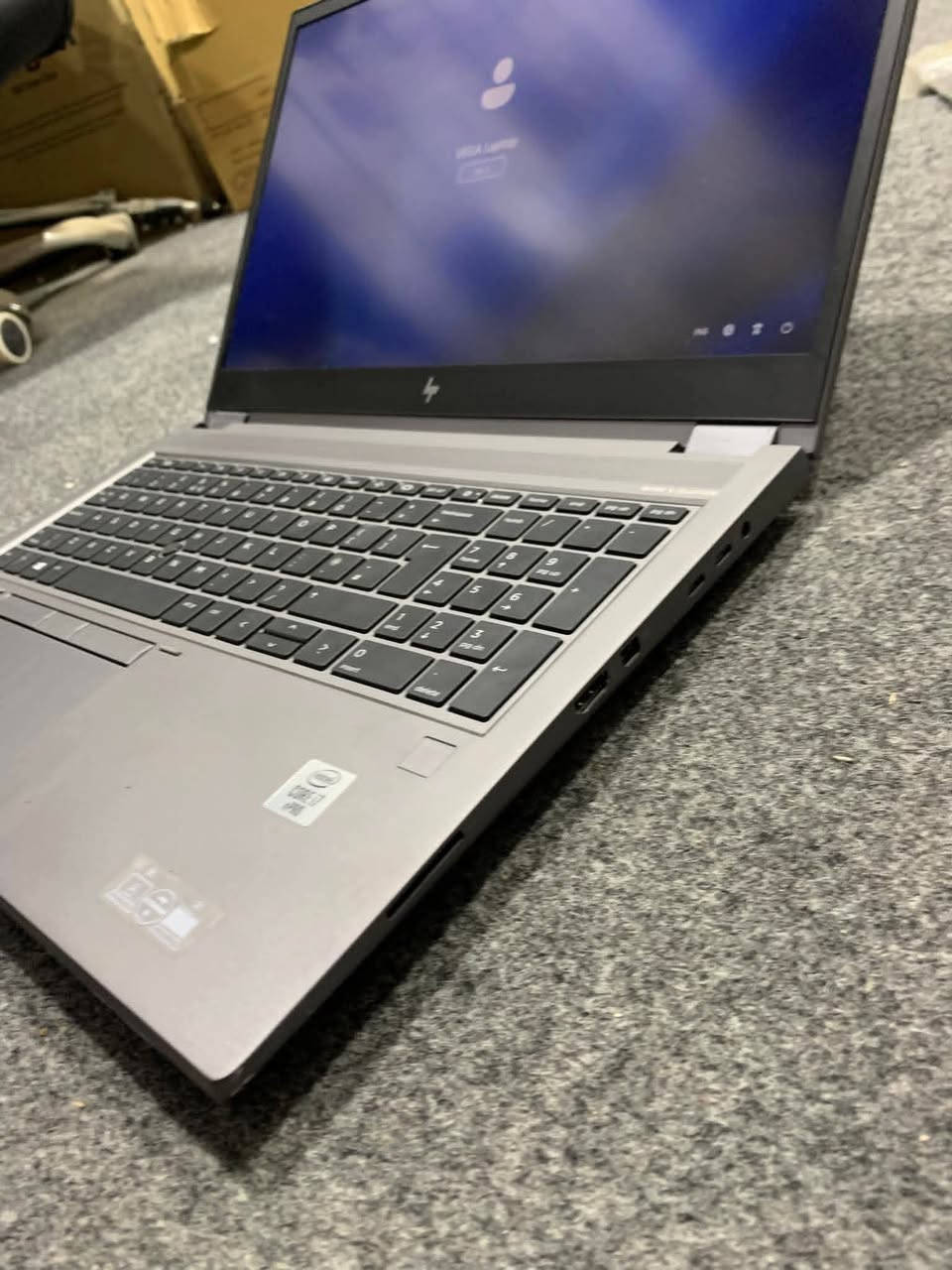 لابتوب HP ZBook Fury 15 G7 للبيع 
مناسب جداً لأعمال التصميم الهندسي وبرامج مثل AutoCAD وRevit بفضل كرت Quadro
قوي في المونتاج وتحرير الفيديو بدقة 1080p وحتى 4K بشكل جيد
ممتاز للبرمجة الثقيلة وتشغيل عدة برامج ومحاكيات بنفس الوقت
يناسب الأعمال المكتبية والدراسة وتعدد المهام بدون أي بطء
يشغل الألعاب المتوسطة إلى القوية لكن ليس مخصص للألعاب بشكل أساسي
HP ZBook Fury 15 G7
i7 10th H 2.70GHz 12CPUs
16 GB DDR4 2667 1 of 4
512 GB - SSD 
Intel (R) UHD Graphics 8 GB
NVIDIA Quadro T2000 with Max-Q Design 4GB
كيبوردها ليزري ضوئي AE
دقة الشاشة FHD
عدد القطع 1 
السعر  780 الف 
يوجد توصيل


**إذا كنت صاحب هذا الإعلان وتريد حذفه لأي سبب، رجاءا أرسل رسالة إلى الدعم الفني**