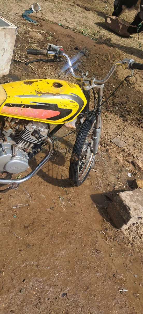 درجه البيع نضيفه تعال شغل وروح محركه نضيف ماكايمه دراجه متروكه  جانت السعر ١٧٠ بيه مجال مكاني طوريج خيرات  رقم ***********
