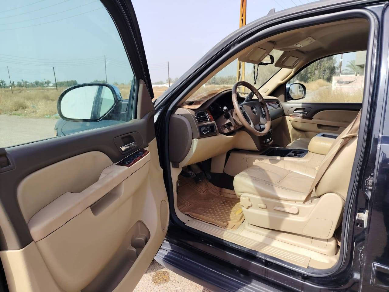 السلام عليكم اخوان للبيع تاهو بترا موديل 2014اصل رقم الدولي الجديد سنويه وهزه جديده تحويل مباشر محرك 5300 كير 1000 وارد امريكي حادثها باب السايق وبيها رش 3قطع كير محرك تخم تاير حداده كلها جديده  بيع اومراوس حسب القناعه للاتصال *********** مناسبة للشراي مكاني بغداد
