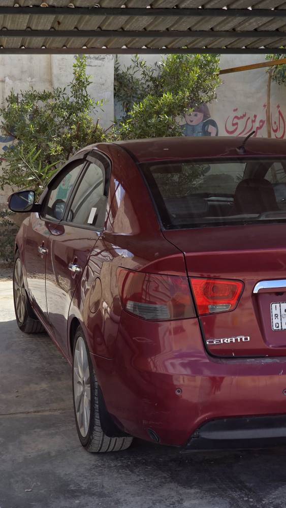 السلام عليكم  
كيا سيراتو 2012 خليجي فول
رقم بغداد الجديد
فتحة
بصمة
شفتات ستيرن
مري شفط
اشاير مري
مري كهرباء
5 ويل كب
حساسات
يدات نيكل
بروجكترات
تحكم ستيرن جهتين
السياره بيها صبغ جاملغ خلفي وبنيد كلير
ايرباك سليم 
صدر جديد
تايرات جديدة
السيارة بيها منظومة غاز جديدة
جاهزة وخير من الله كير مكينة كهربائيات
ما بيها اي نقص
 السعر 98 بيها مجال للشراي  
للاستفسار  ***********
مكان السياره بغداد الغزالية بغداد, العراق
