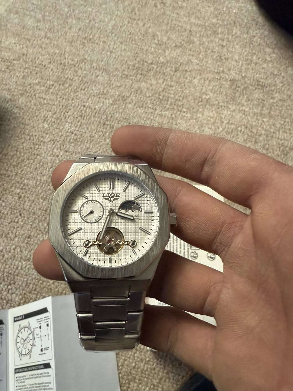 ساعه عالميه كدامك كلشي واضح قفلها ومكينتها ووزنها ثكيل وبلحقيقه بعد احلى ومختمه بكل مكان اعلى سعر ابيع وبلعافيه عليه


**إذا كنت صاحب هذا الإعلان وتريد حذفه لأي سبب، رجاءا أرسل رسالة إلى الدعم الفني**