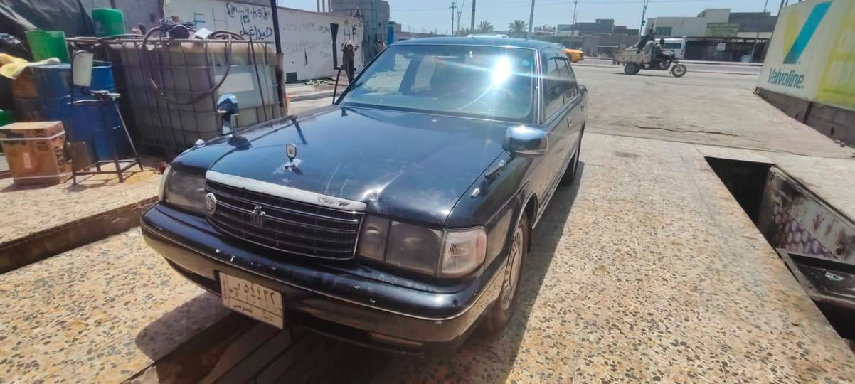 بيع مستعجل 
سياره كراون أرنب للبيع 
لون أسود انباري راعيه بالنجف مشروع وطني مكفولة من كصه و نقل و الاصوليات راعيه يريد امداور
محرك كير حداديه تخم تاير خير من الله بس أكو صوت هسه طلع بالاكسل و التبريد عاطل السعر 49بيه مجال ***********
